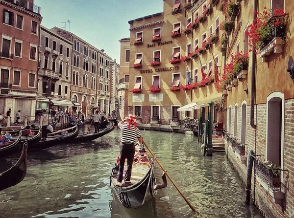 Planning Your Milan to Venice Day Trip: Key Insights